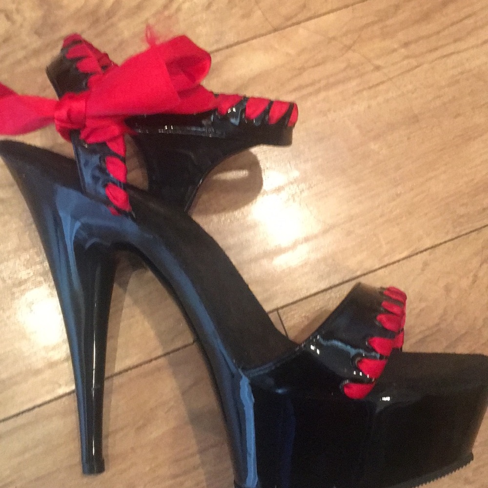 Pleaser Vinyl platform strappy heel